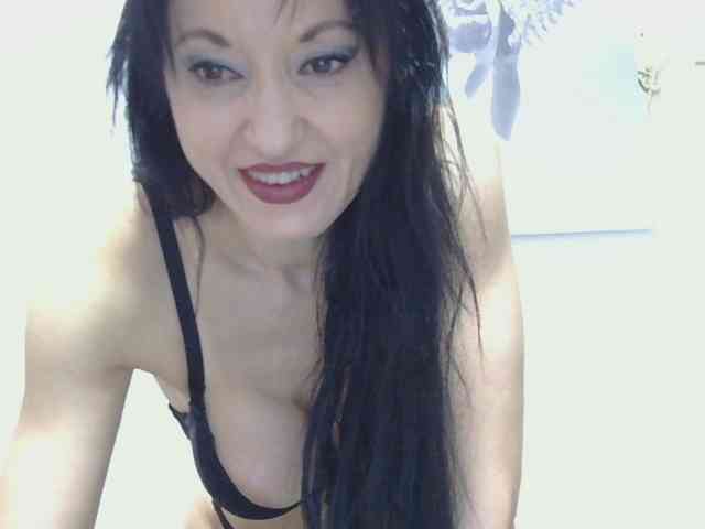 MilfSindy webcam