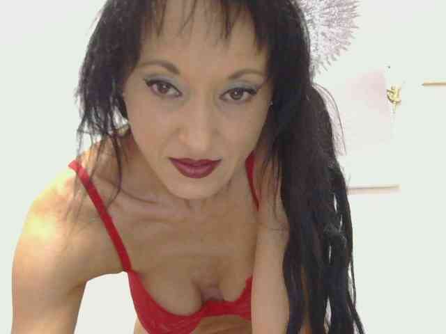 MilfSindy webcam
