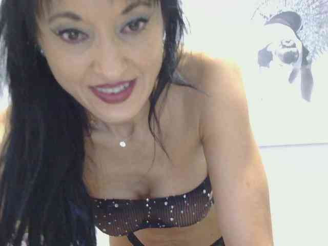 MilfSindy webcam