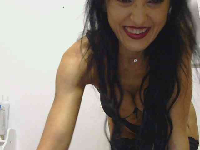 MilfSindy Live Webcam on BongaCams