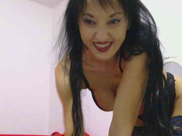 MilfSindy webcam
