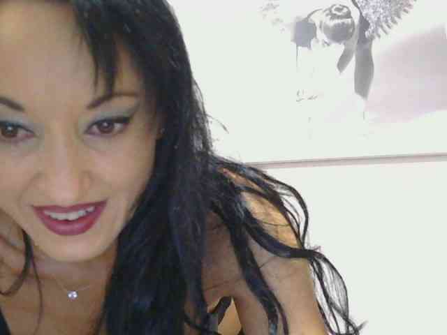 MilfSindy webcam