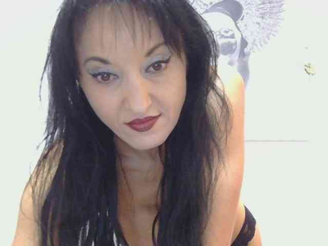 MilfSindy webcam