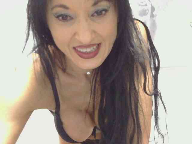 MilfSindy webcam