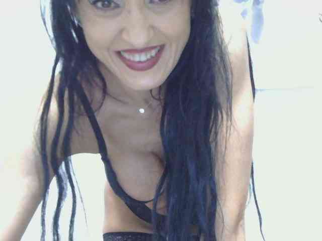 MilfSindy webcam