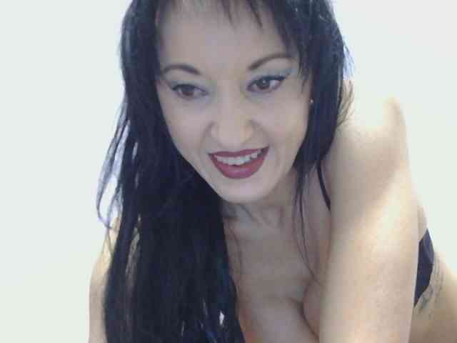 MilfSindy webcam