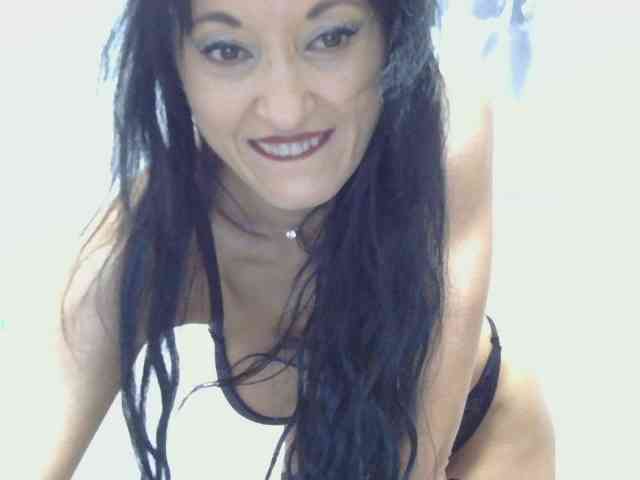 MilfSindy webcam