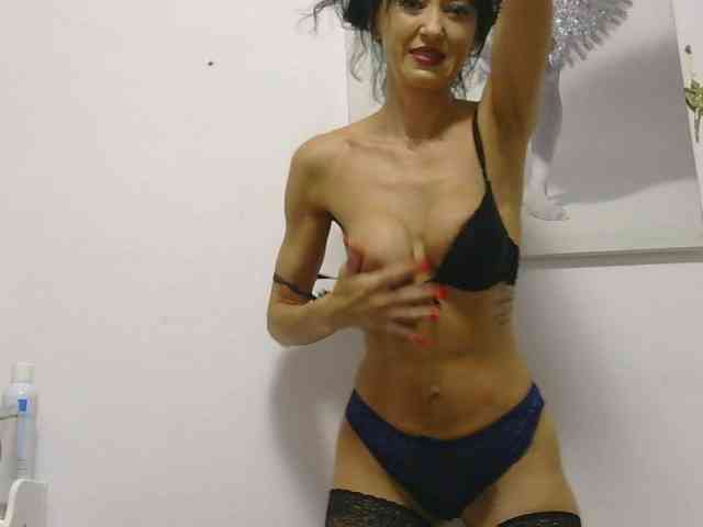 MilfSindy webcam