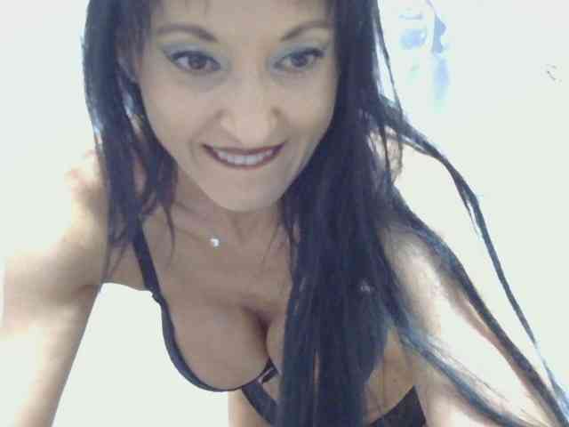 MilfSindy webcam