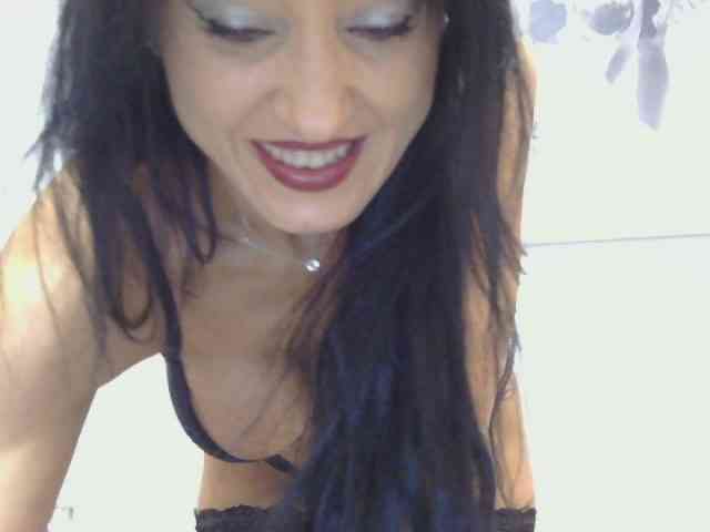 MilfSindy webcam