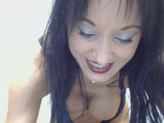 MilfSindy webcam