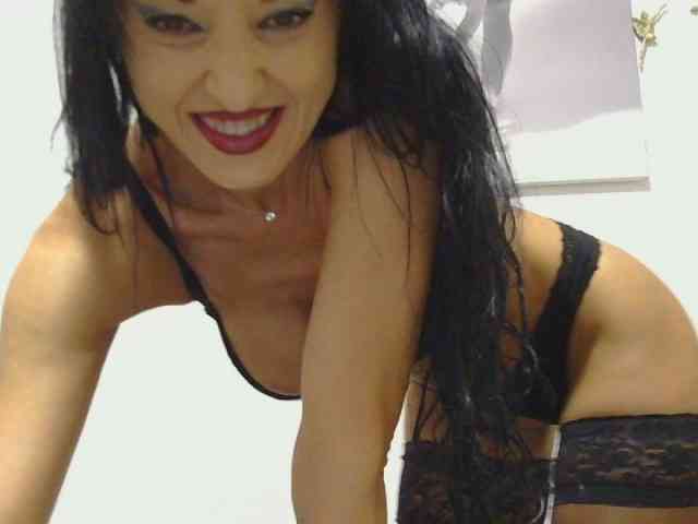 MilfSindy webcam