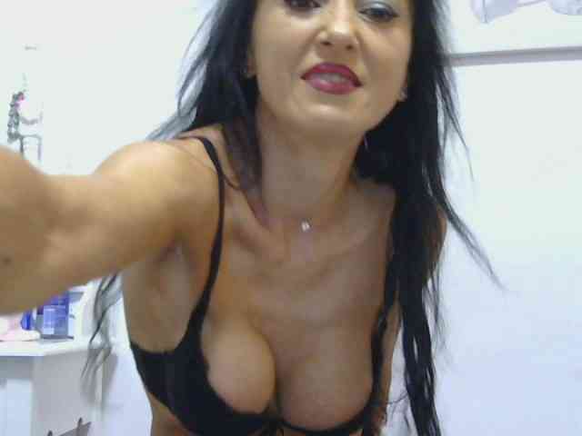 MilfSindy webcam