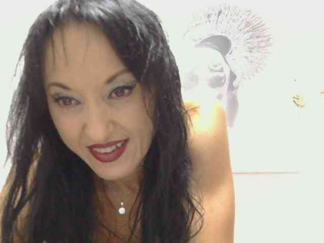 MilfSindy webcam