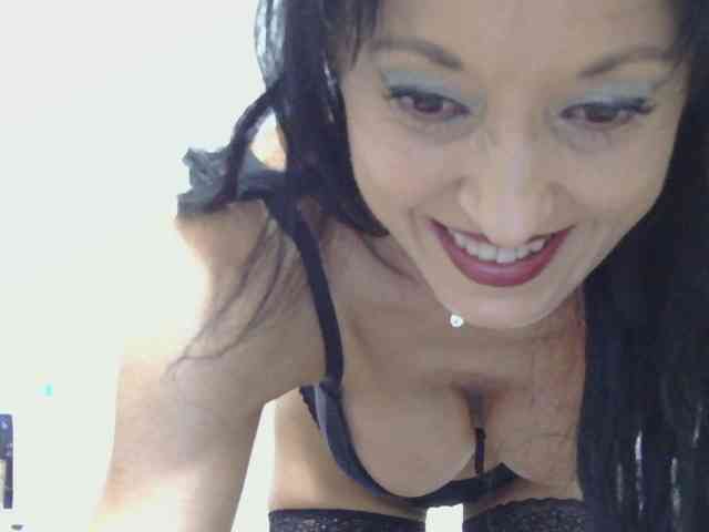 MilfSindy webcam