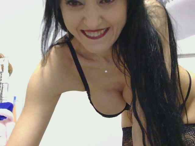 MilfSindy webcam