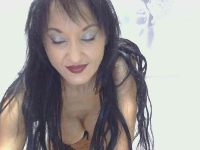 MilfSindy webcam