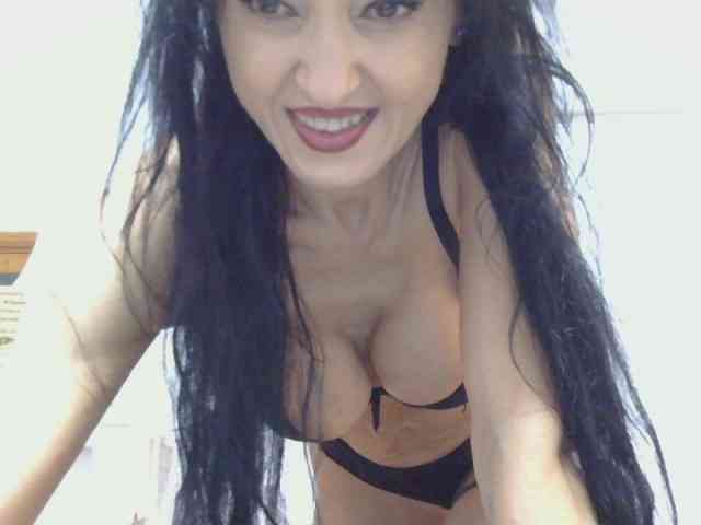 MilfSindy webcam