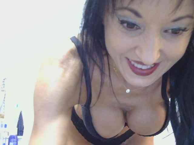 MilfSindy webcam