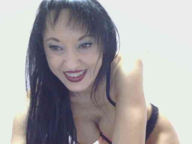 MilfSindy webcam
