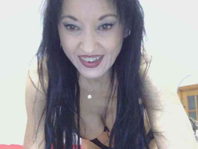 MilfSindy webcam