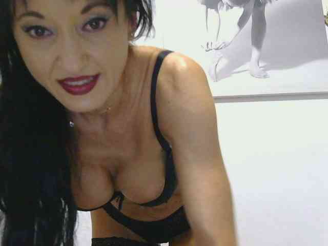 MilfSindy webcam