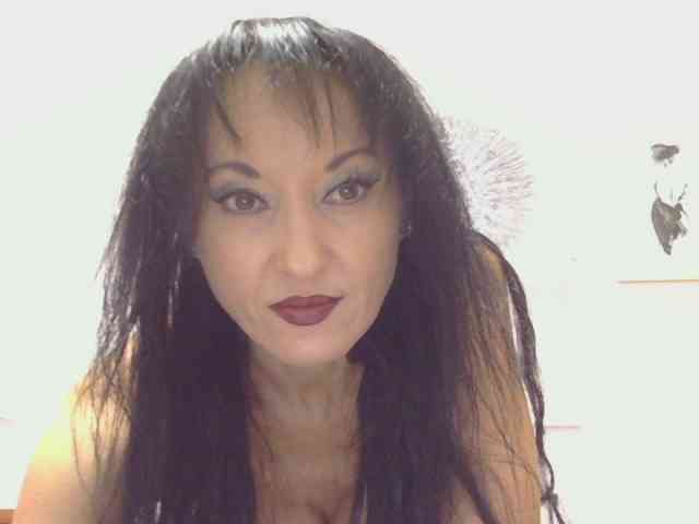 MilfSindy webcam