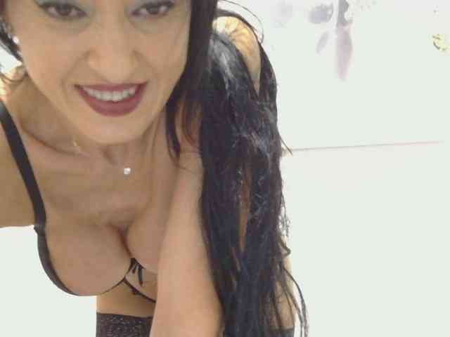 MilfSindy webcam