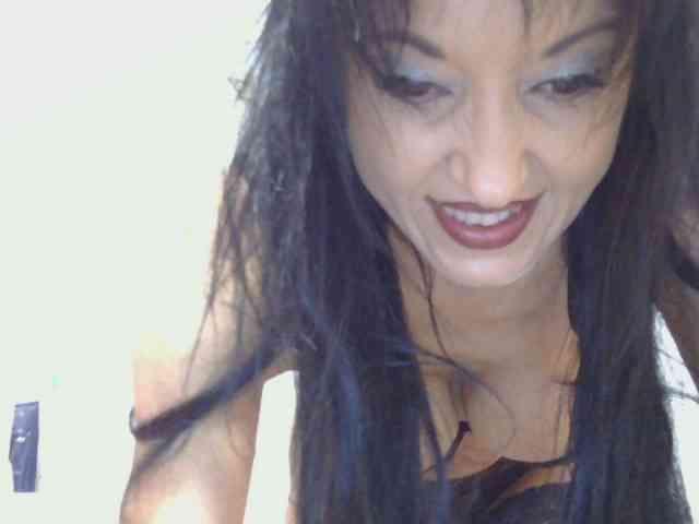 MilfSindy webcam