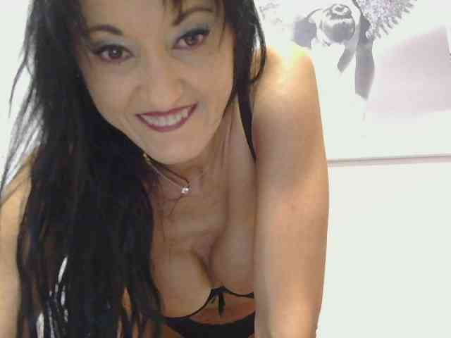 MilfSindy webcam