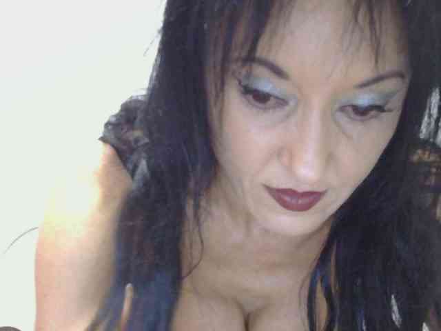 MilfSindy webcam
