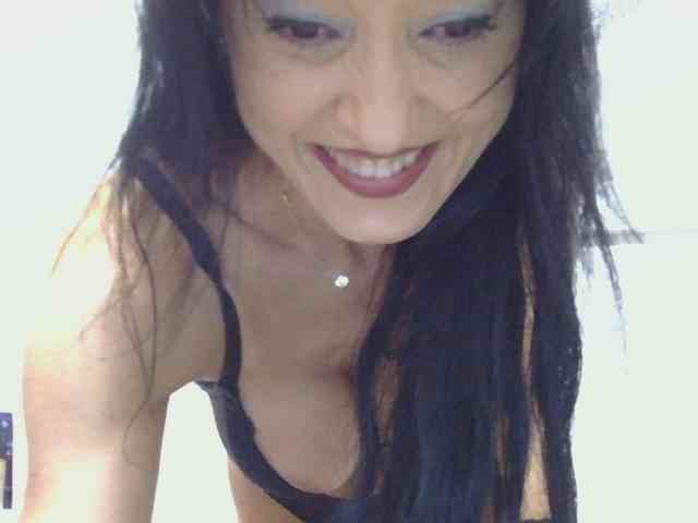 MilfSindy webcam
