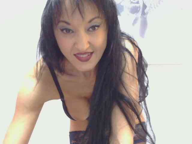 MilfSindy webcam
