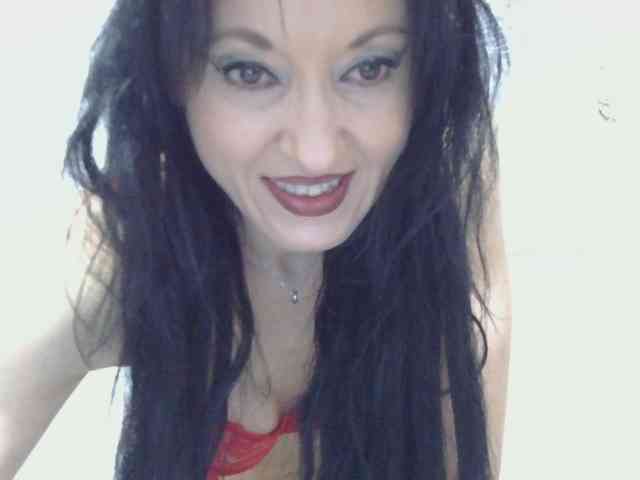 MilfSindy webcam