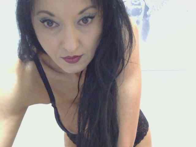 MilfSindy webcam