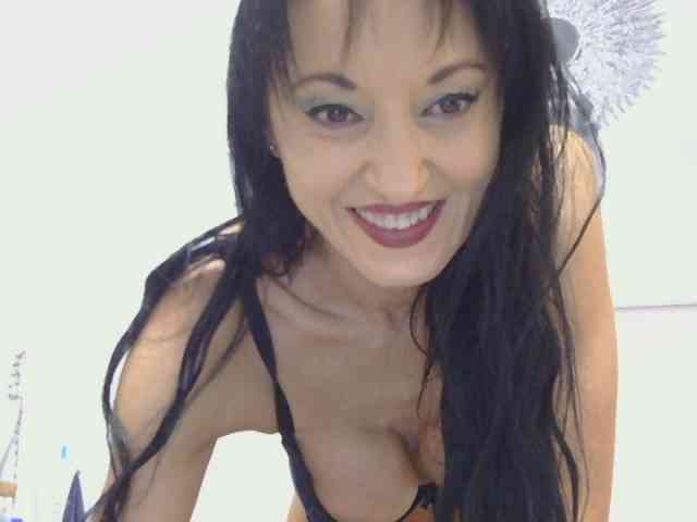MilfSindy webcam