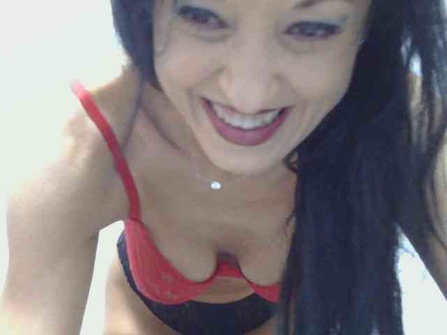 MilfSindy webcam