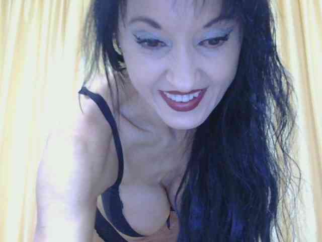 MilfSindy webcam