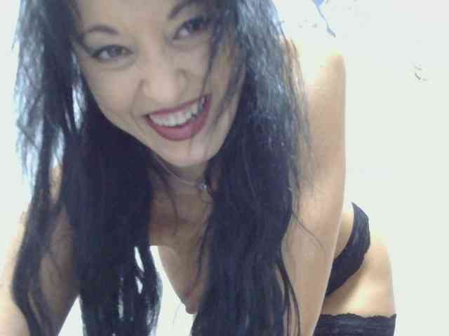 MilfSindy webcam
