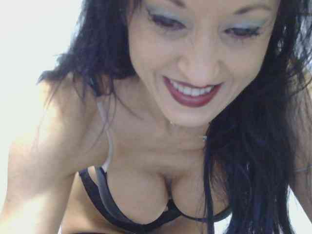MilfSindy webcam
