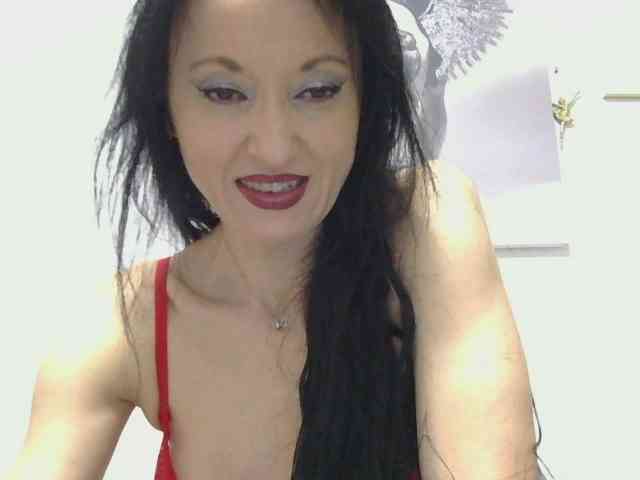 MilfSindy webcam