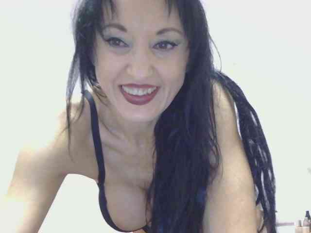 MilfSindy webcam