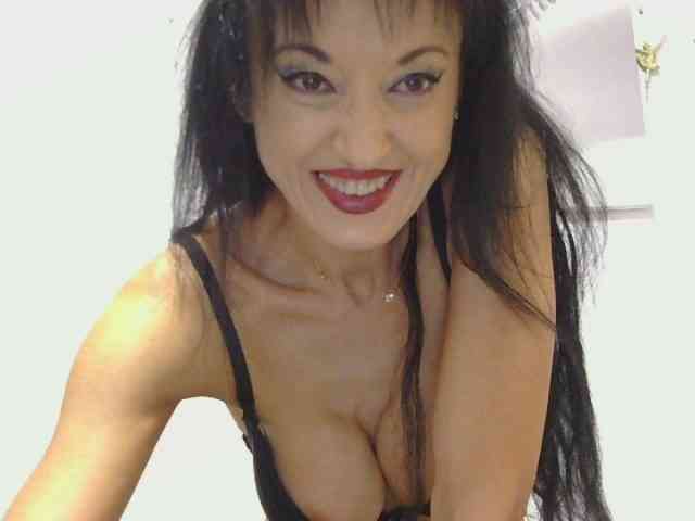 MilfSindy webcam