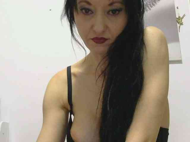 MilfSindy webcam