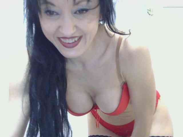 MilfSindy webcam