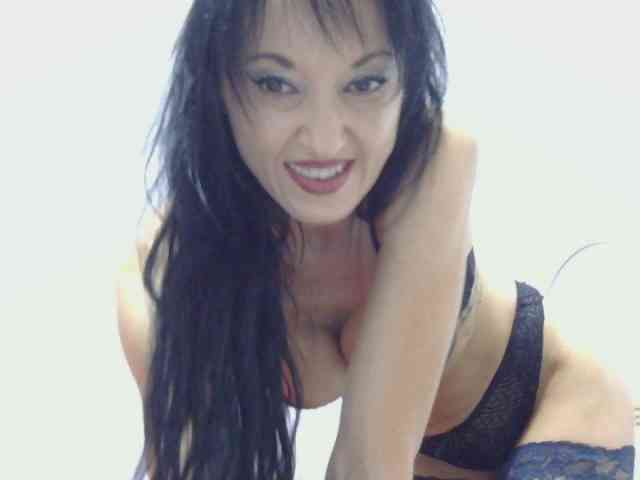 MilfSindy webcam