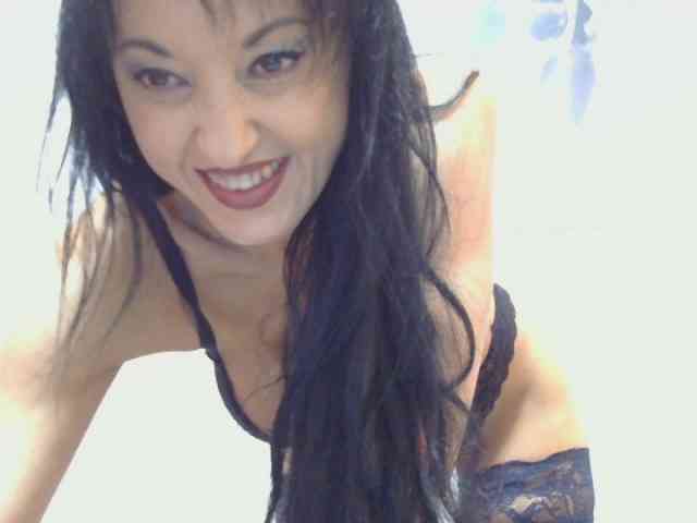 MilfSindy webcam