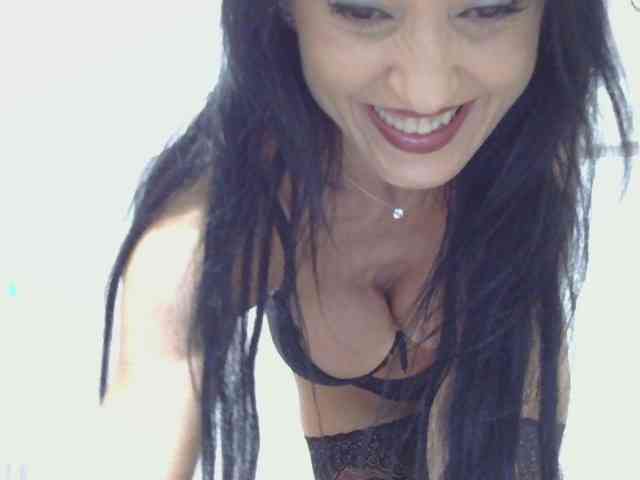 MilfSindy webcam