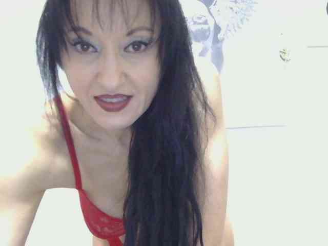MilfSindy webcam