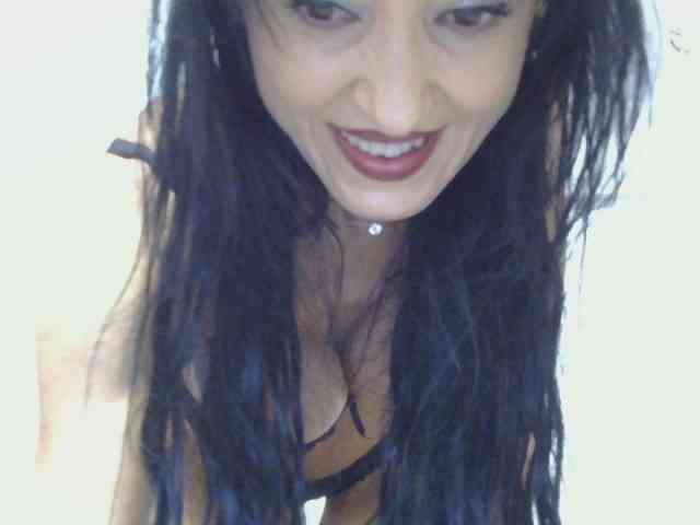MilfSindy webcam